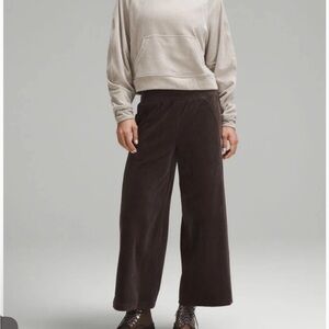 lululemon Scuba Mid-Rise Wide-Leg Pant *Velvet Cord in Espresso Brown Size 4